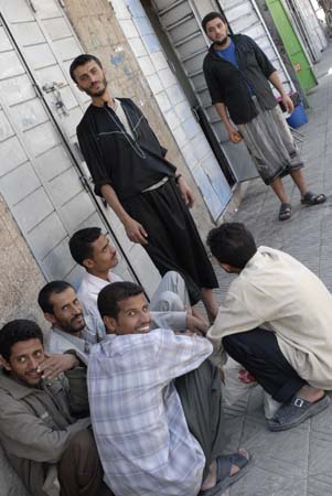 Sana'a al'Bagdad street_088